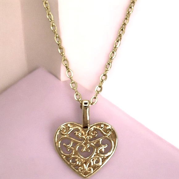 Heart Gold Tone Necklace With A Scrollwork Pendant Necklace Valentine - Picture 1 of 3